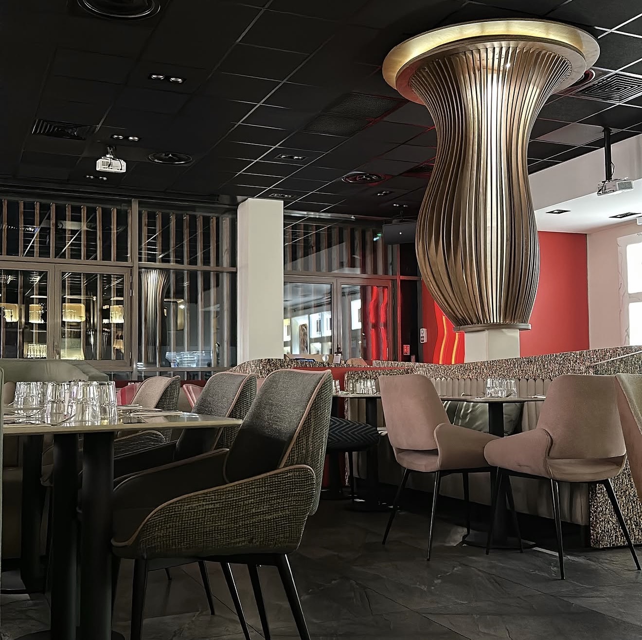 Tables & service